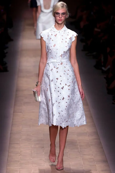 Look 11